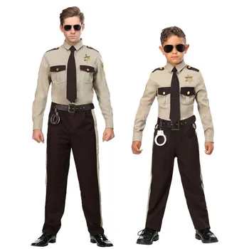 Halloween fáze show výkon dospelý samec americký šerif policajná hliadka plainclothes cosplay kostým